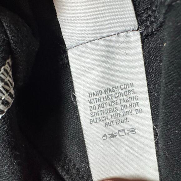 OFFLINE by Aerie Women's The Hugger V-Neck Black Stretch Sports Bra- Size Medium - Picture 9 of 9